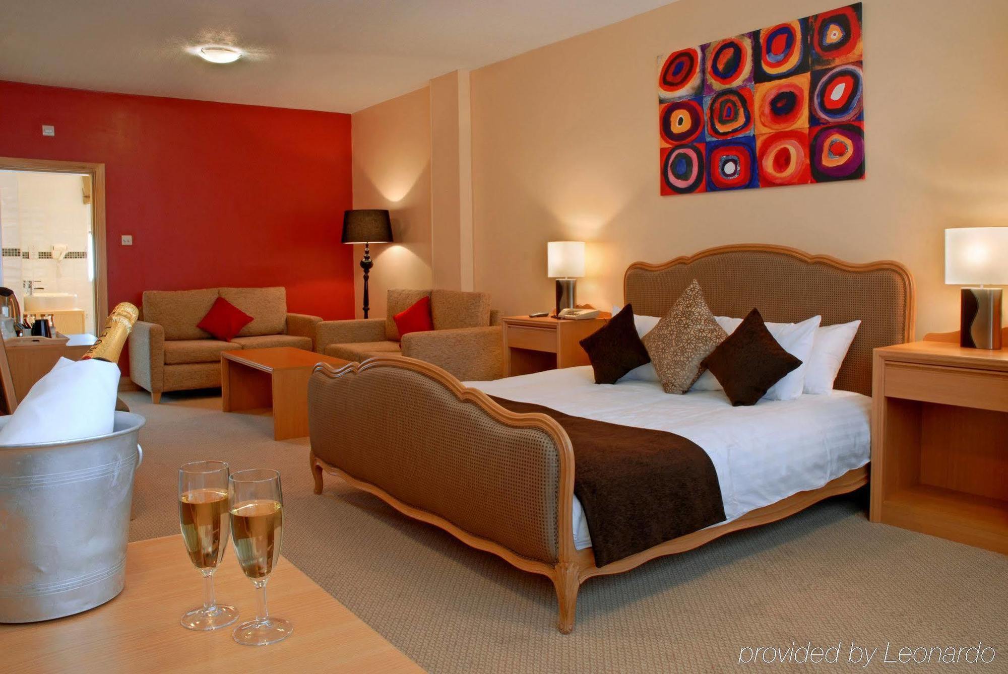 Antoinette Hotel Wimbledon London Room photo